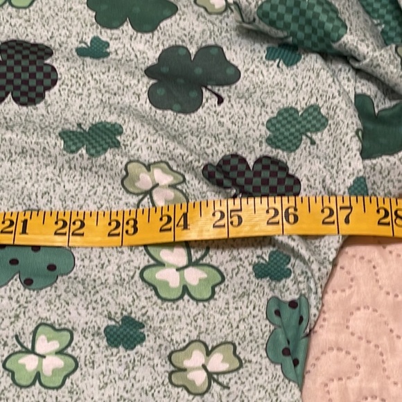 Women’s Size Large Shamrock St Patrick’s Shirt - Picture 8 of 15